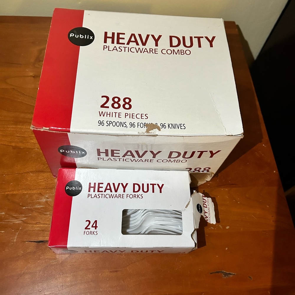 Publix Heavy Duty Plasticware Combo - White